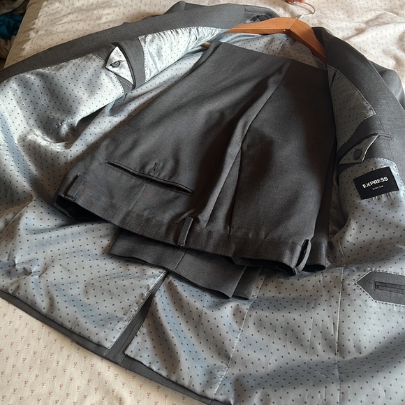 Extra Slim Men’s Express Suit - Picture 3 of 8